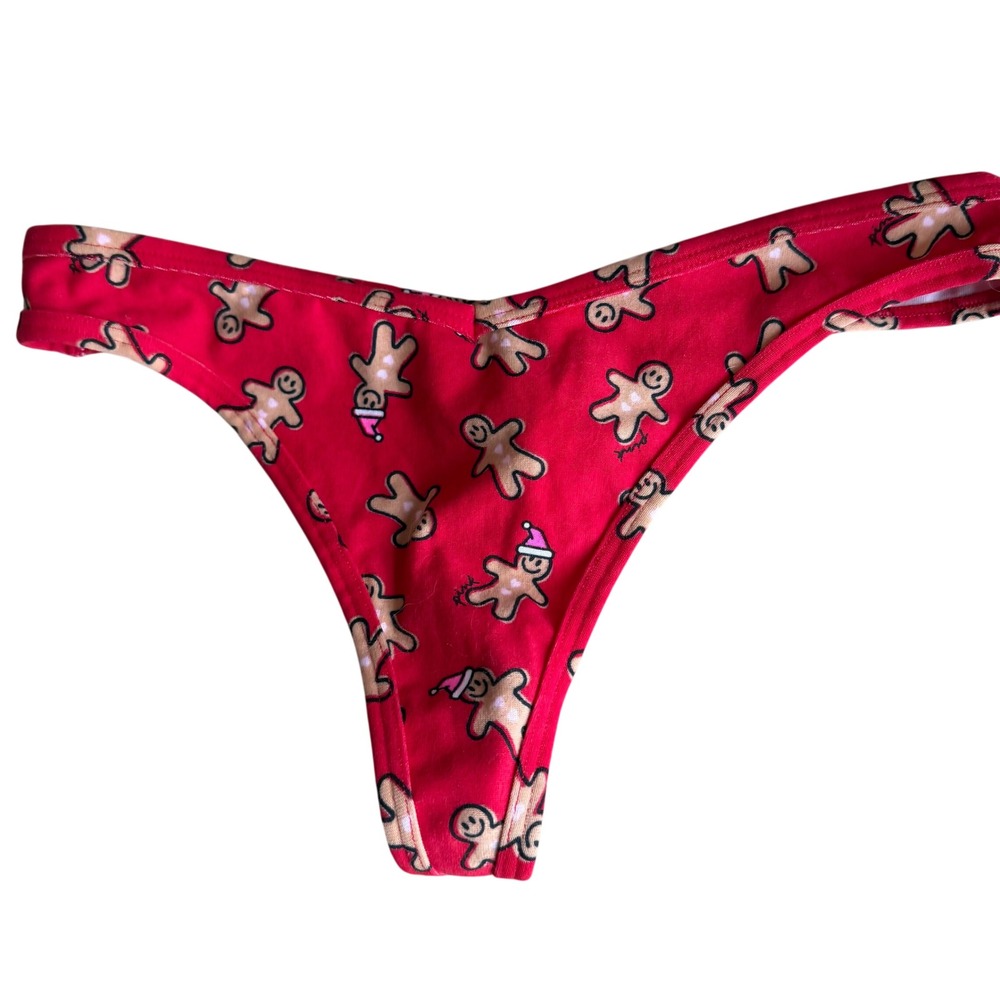 Victoria's Secret PINK Red Gingerbread Man Holiday Thong Panty Medium NWT